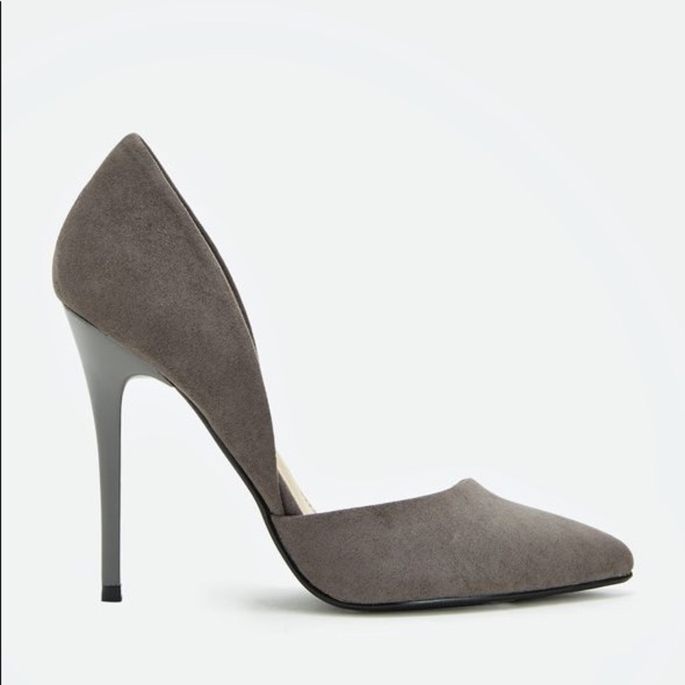 Eada Heel Pump in Olive